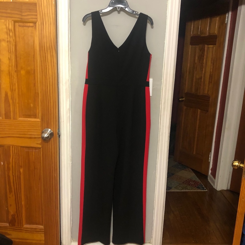 Donna Morgan black and red jumpsuit - Picture 4 of 5